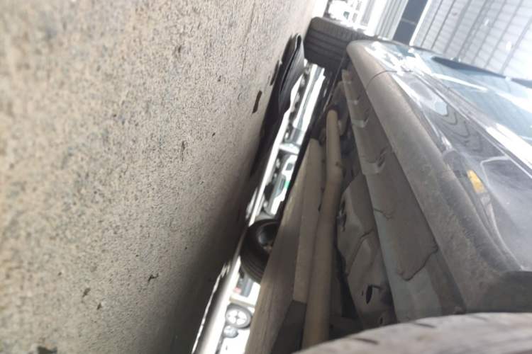 Used Lynk & Co 08 EM-P 2026 Model 210 Four-Wheel Drive Performance Ultra H7 Left Side Sill