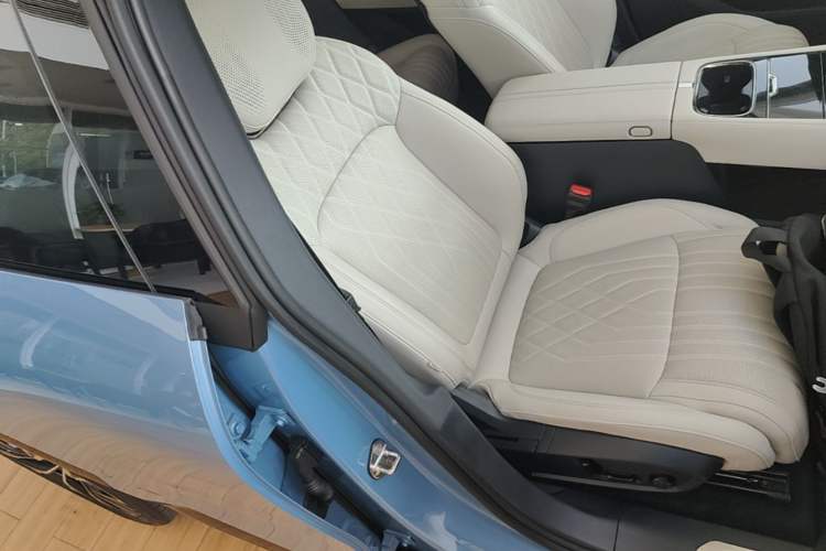 Used Lynk & Co 08 EM-P 2026 Model 210 Four-Wheel Drive Performance Ultra H7 Right Front Seat