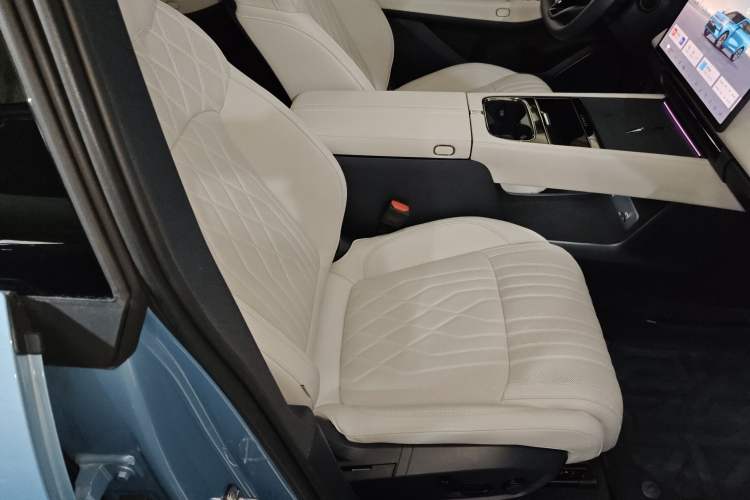 Used Lynk & Co 08 EM-P 2026 Model 210 Four-Wheel Drive Performance Ultra H7 Right Front Seat