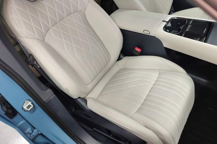 Used Lynk & Co 08 EM-P 2026 Model 210 Four-Wheel Drive Performance Ultra H7 Right Front Seat