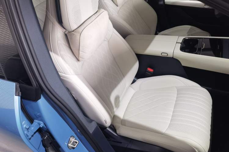 Used Lynk & Co 08 EM-P 2026 Model 210 Four-Wheel Drive Performance Ultra H7 Right Front Seat