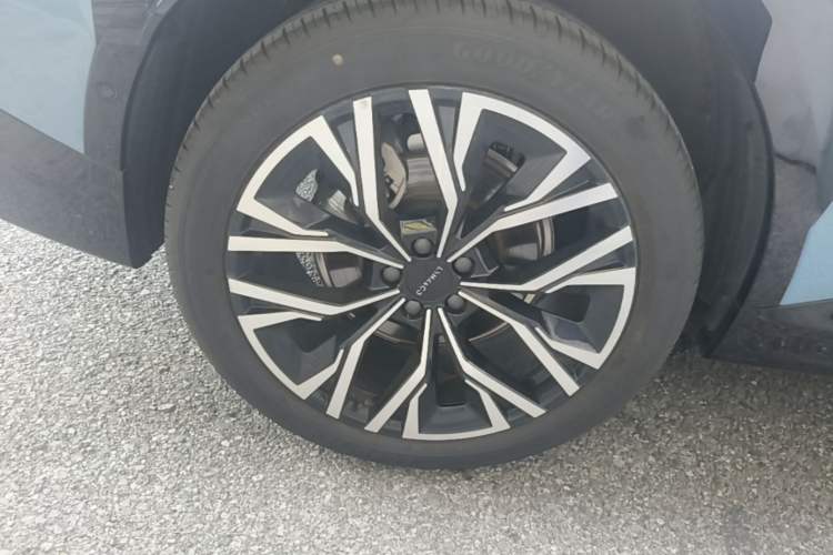 Used Lynk & Co 08 EM-P 2026 Model 210 Four-Wheel Drive Performance Ultra H7 Right Rear Wheel Hub