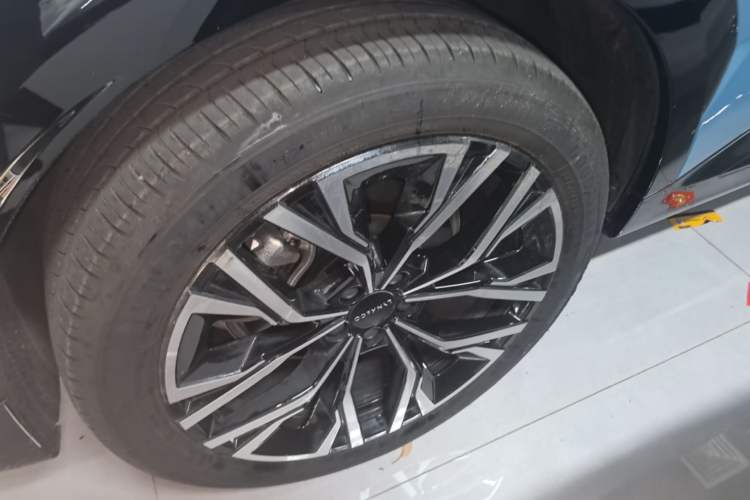 Used Lynk & Co 08 EM-P 2026 Model 210 Four-Wheel Drive Performance Ultra H7 Right Rear Wheel Hub