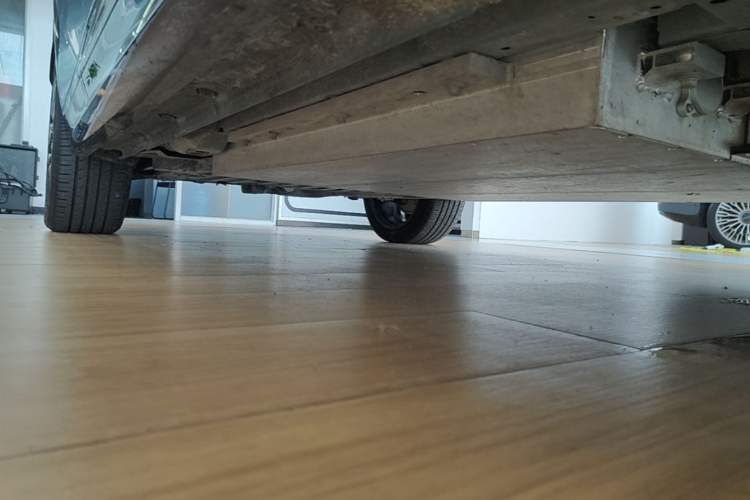 Used Lynk & Co 08 EM-P 2026 Model 210 Four-Wheel Drive Performance Ultra H7 Right Side Sill