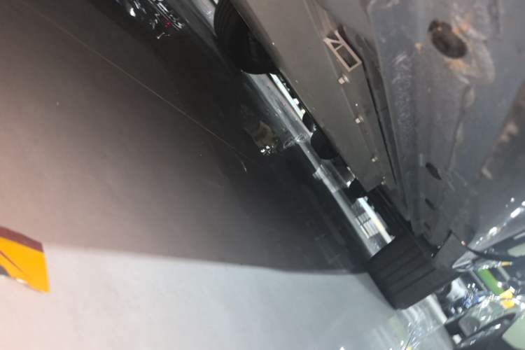 Used Lynk & Co 08 EM-P 2026 Model 210 Four-Wheel Drive Performance Ultra H7 Right Side Sill