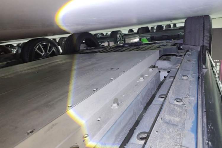 Used Lynk & Co 08 EM-P 2026 Model 210 Four-Wheel Drive Performance Ultra H7 Right Side Sill