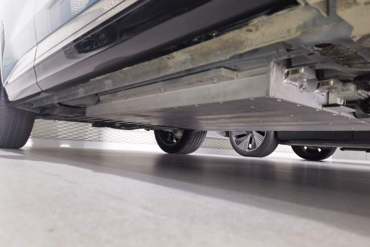 Used Lynk & Co 08 EM-P 2026 Model 210 Four-Wheel Drive Performance Ultra H7 Right Side Sill