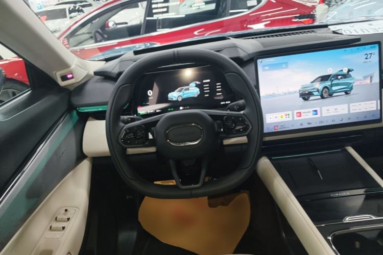 Used Lynk & Co 08 EM-P 2026 Model 210 Four-Wheel Drive Performance Ultra H7 Steering Wheel