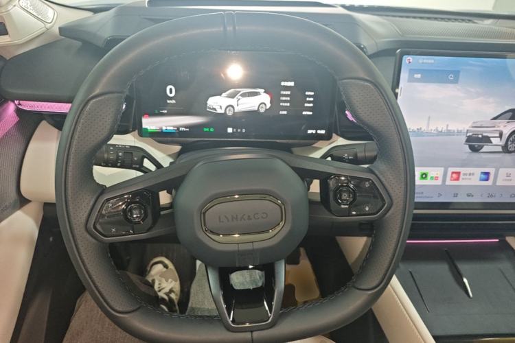 Used Lynk & Co 08 EM-P 2026 Model 210 Four-Wheel Drive Performance Ultra H7 Steering Wheel