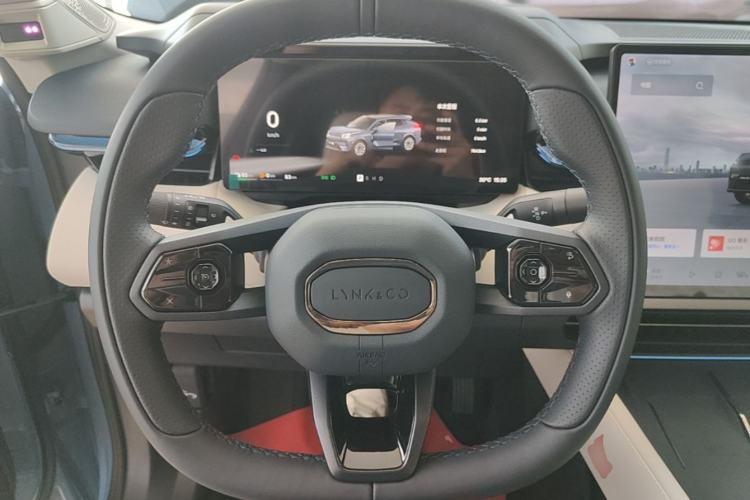 Used Lynk & Co 08 EM-P 2026 Model 210 Four-Wheel Drive Performance Ultra H7 Steering Wheel