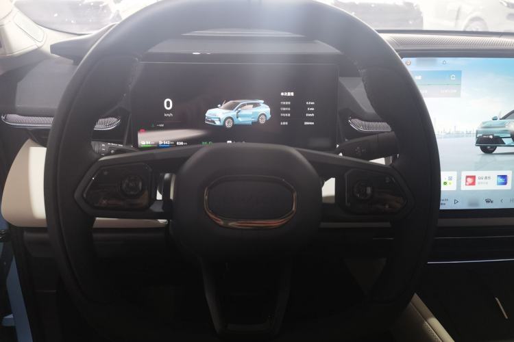 Used Lynk & Co 08 EM-P 2026 Model 210 Four-Wheel Drive Performance Ultra H7 Steering Wheel