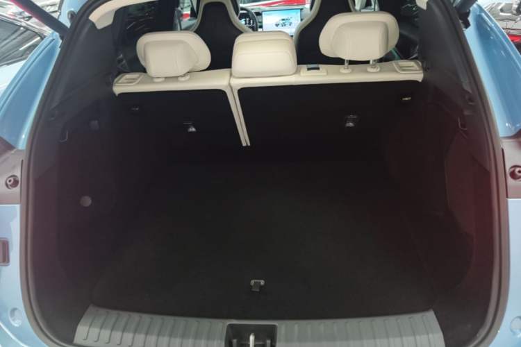 Used Lynk & Co 08 EM-P 2026 Model 210 Four-Wheel Drive Performance Ultra H7 Trunk