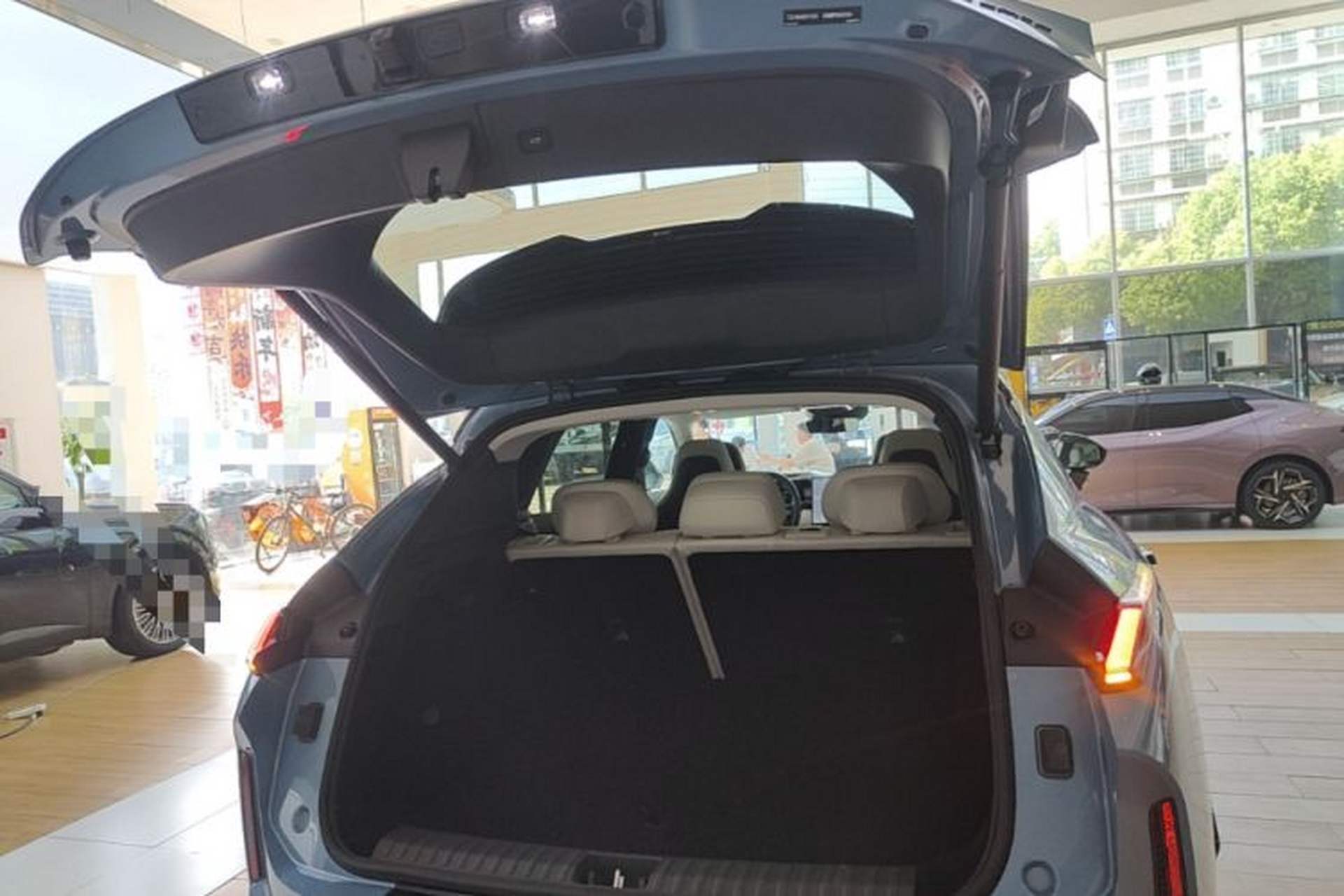 Used Lynk & Co 08 EM-P 2026 Model 210 Four-Wheel Drive Performance Ultra H7 Trunk