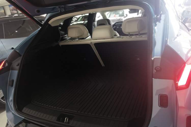 Used Lynk & Co 08 EM-P 2026 Model 210 Four-Wheel Drive Performance Ultra H7 Trunk