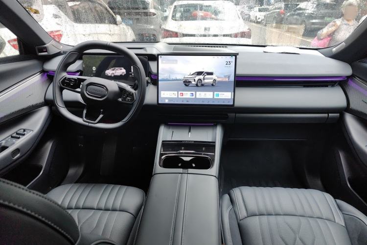 Used Lynk & Co 08 EM-P 2026 Model, 230 Ultra Extended Range Center Console