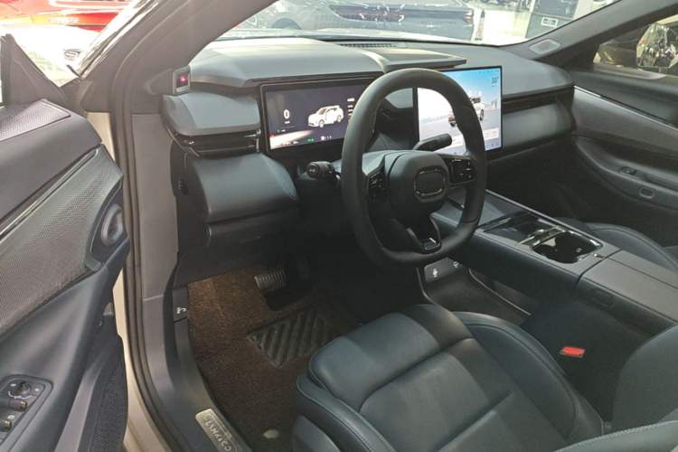 Used Lynk & Co 08 EM-P 2026 Model 160 Long-Range Max Driver Seat