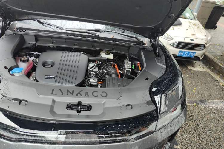 Used Lynk & Co 08 EM-P 2026 Model, 230 Ultra Extended Range Engine Bay Left
