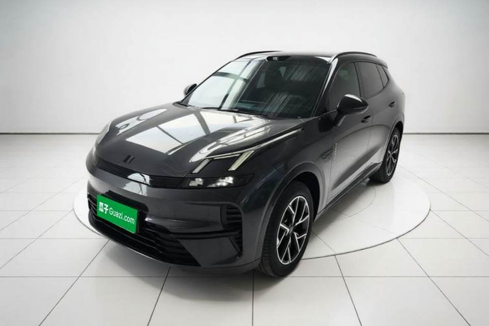 Lynk & Co 08 EM-P 2026