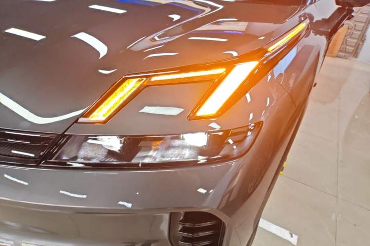Used Lynk & Co 08 EM-P 2026 Model, 230 Ultra Extended Range Left Front Headlight