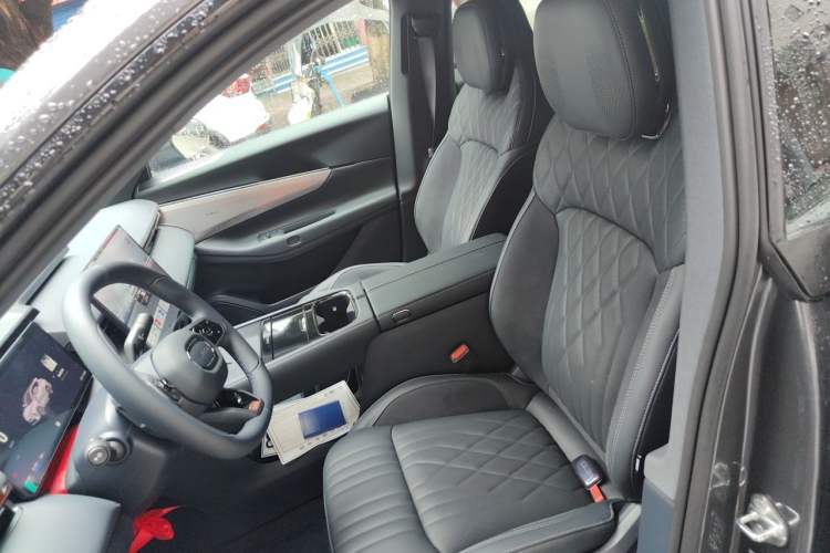 Used Lynk & Co 08 EM-P 2026 Model, 230 Ultra Extended Range Left Front Seat