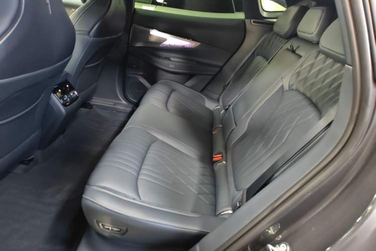 Used Lynk & Co 08 EM-P 2026 Model, 230 Ultra Extended Range Left Rear Seat