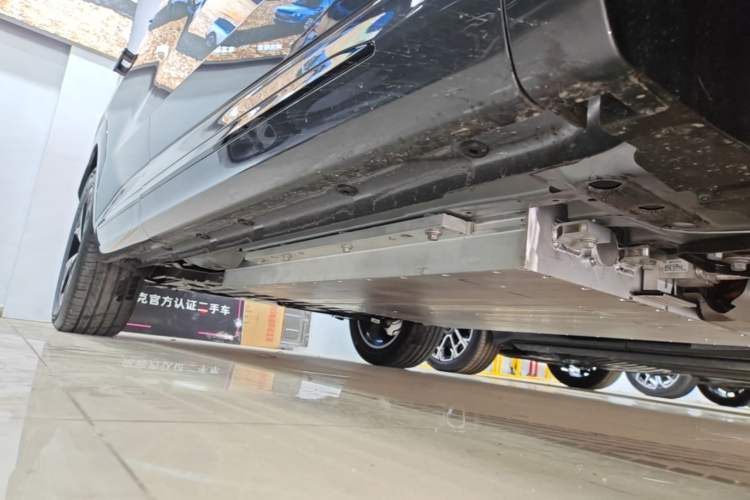 Used Lynk & Co 08 EM-P 2026 Model, 230 Ultra Extended Range Right Side Sill