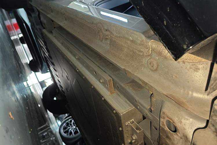 Used Lynk & Co 08 EM-P 2026 Model 160 Long-Range Max Right Side Sill