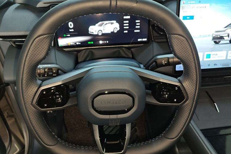 Used Lynk & Co 08 EM-P 2026 Model 160 Long-Range Max Steering Wheel