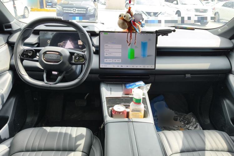 Used Lynk & Co 08 EM-P 2026 Model, 230 Ultra Extended Range Center Console