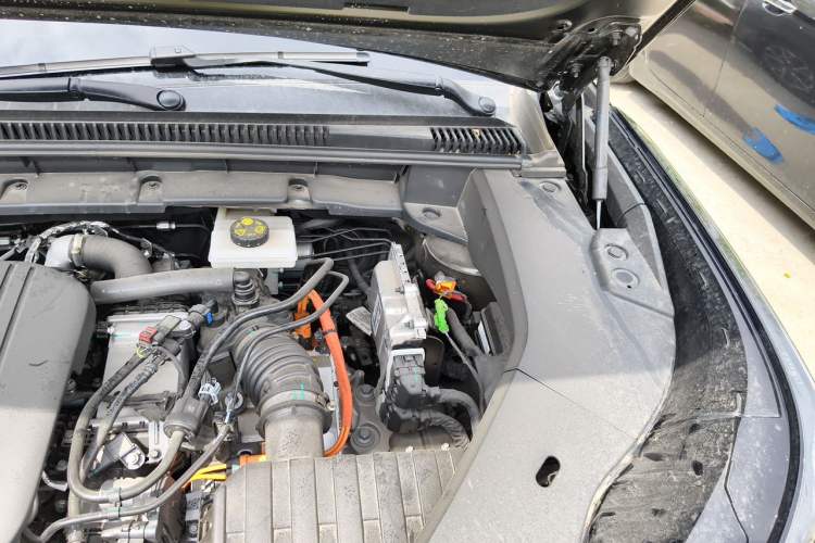 Used Lynk & Co 08 EM-P 2026 Model, 230 Ultra Extended Range Engine Bay Left