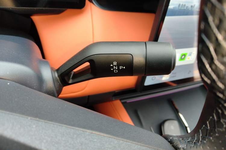 Used Lynk & Co 08 EM-P 2026 Model 210 Four-Wheel Drive Performance Ultra H7 Gear Lever