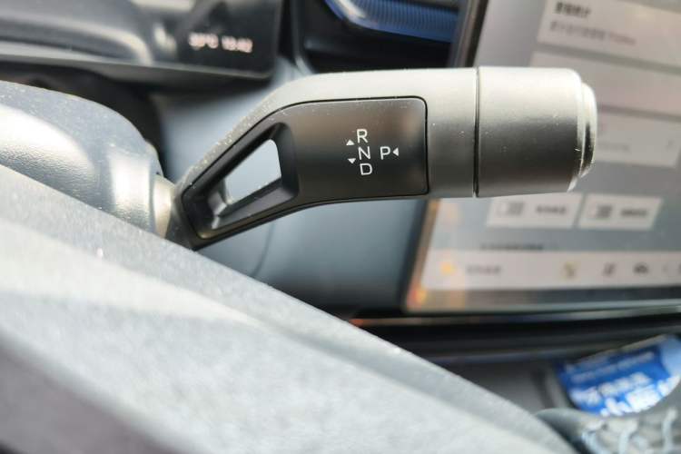 Used Lynk & Co 08 EM-P 2026 Model, 230 Ultra Extended Range Gear Lever