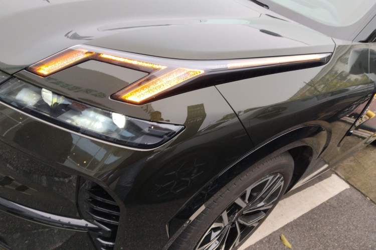 Used Lynk & Co 08 EM-P 2026 Model 210 Four-Wheel Drive Performance Ultra H7 Left Front Headlight