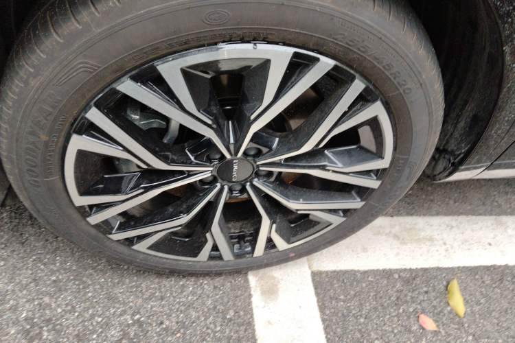 Used Lynk & Co 08 EM-P 2026 Model 210 Four-Wheel Drive Performance Ultra H7 Left Front Wheel Hub