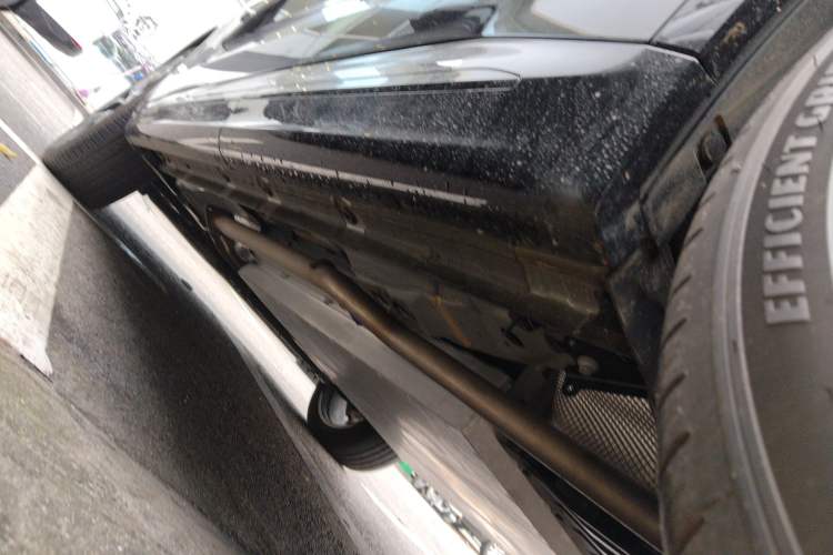 Used Lynk & Co 08 EM-P 2026 Model 210 Four-Wheel Drive Performance Ultra H7 Left Side Sill