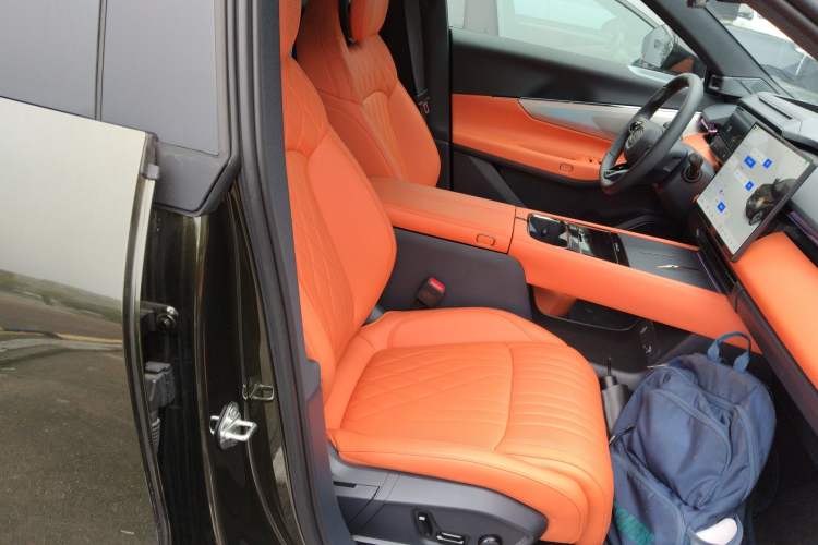 Used Lynk & Co 08 EM-P 2026 Model 210 Four-Wheel Drive Performance Ultra H7 Right Front Seat
