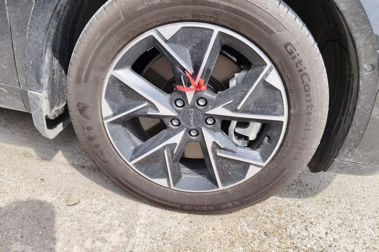 Used Lynk & Co 08 EM-P 2026 Model, 230 Ultra Extended Range Right Front Wheel Hub