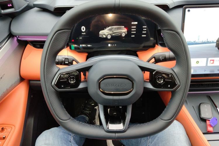 Used Lynk & Co 08 EM-P 2026 Model 210 Four-Wheel Drive Performance Ultra H7 Steering Wheel