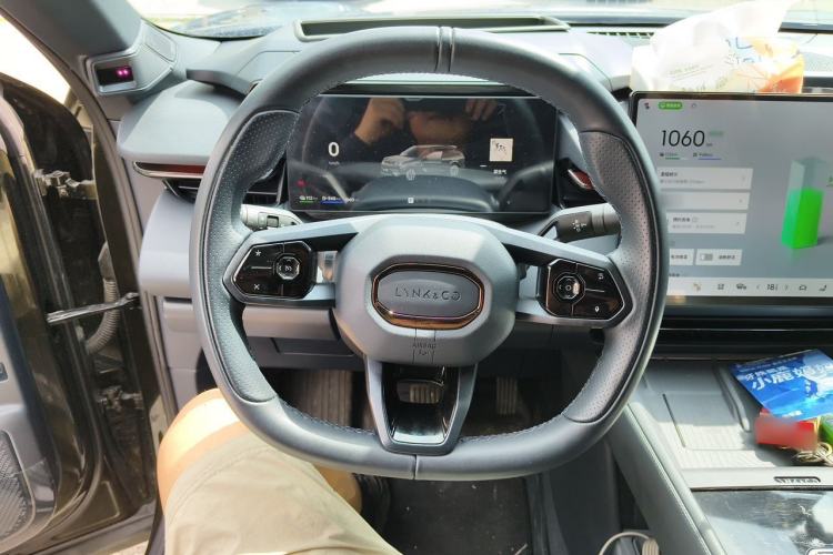 Used Lynk & Co 08 EM-P 2026 Model, 230 Ultra Extended Range Steering Wheel