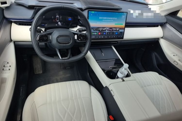 Used Lynk & Co 08 EM-P 2026 Model 210 Four-Wheel Drive Performance Ultra H7 Center Console