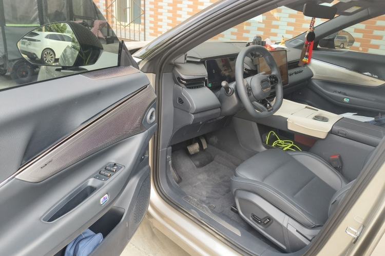 Used Lynk & Co 08 EM-P 2026 Model 160 Long-Range Max Driver Seat