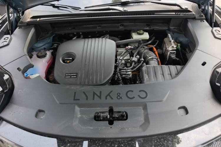 Used Lynk & Co 08 EM-P 2026 Model 210 Four-Wheel Drive Performance Ultra H7 Engine Bay