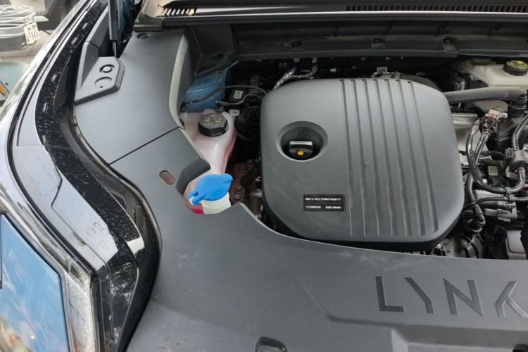 Used Lynk & Co 08 EM-P 2026 Model 210 Four-Wheel Drive Performance Ultra H7 Engine Bay Right