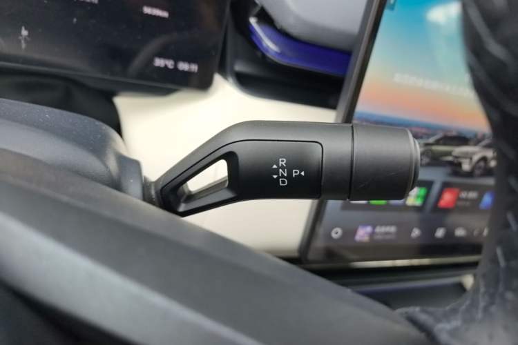 Used Lynk & Co 08 EM-P 2026 Model 210 Four-Wheel Drive Performance Ultra H7 Gear Lever