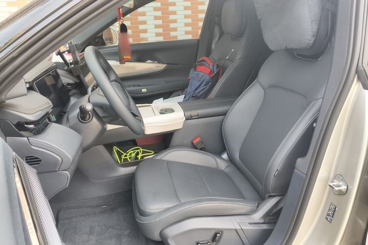 Used Lynk & Co 08 EM-P 2026 Model 160 Long-Range Max Left Front Seat