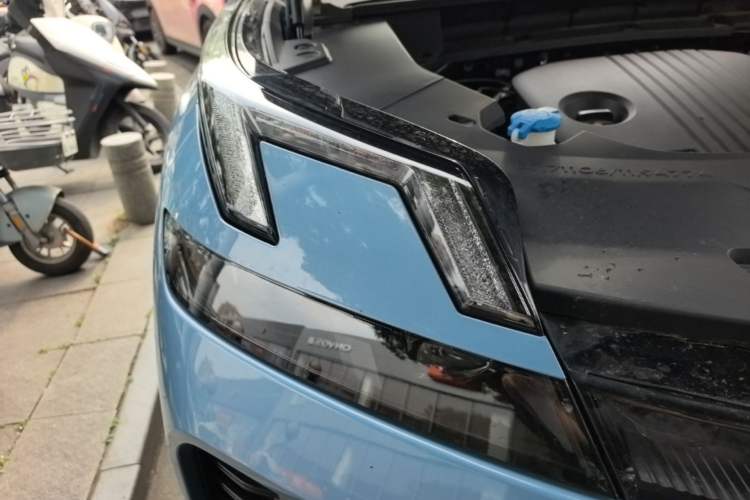 Used Lynk & Co 08 EM-P 2026 Model 210 Four-Wheel Drive Performance Ultra H7 Right Front Headlight