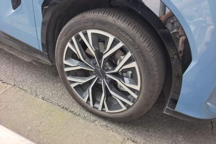 Used Lynk & Co 08 EM-P 2026 Model 210 Four-Wheel Drive Performance Ultra H7 Right Front Wheel Hub