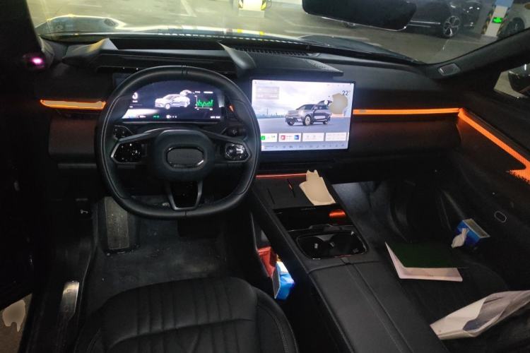 Used Lynk & Co 08 EM-P 2026 Model 160 Long-Range Ultra Center Console