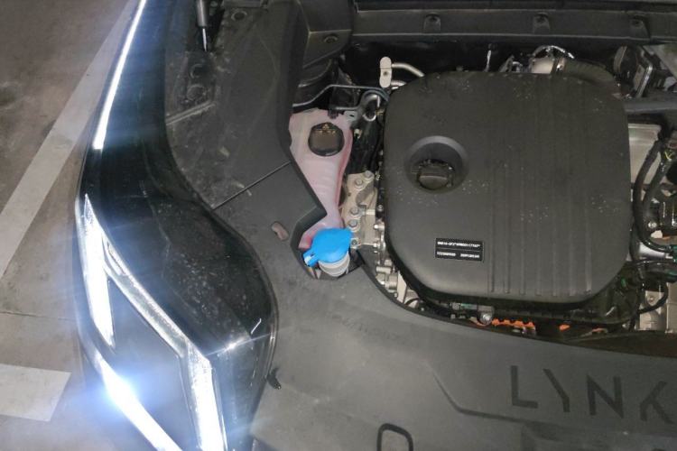 Used Lynk & Co 08 EM-P 2026 Model 160 Long-Range Ultra Engine Bay Right