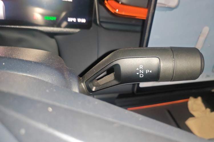 Used Lynk & Co 08 EM-P 2026 Model 160 Long-Range Ultra Gear Lever